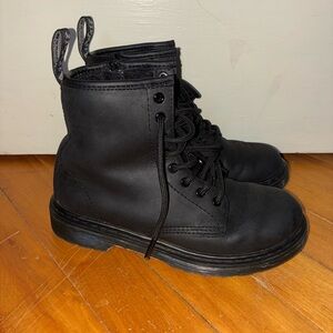 Dr. Martens 2 Junior 1460 Serena Mono Black Leather Combat Boots